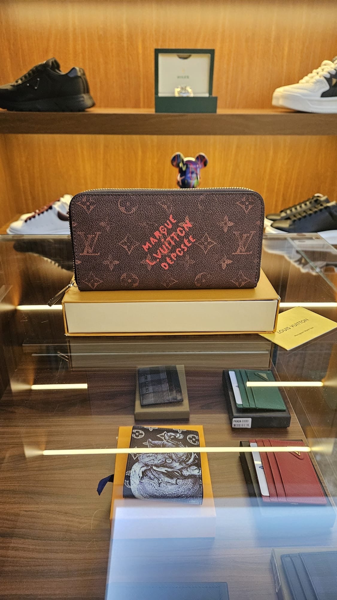 Premium Monogram Fermuarlı Unisex Cüzdan | Geniş Kart Bölmeli | Günlük Kullanım