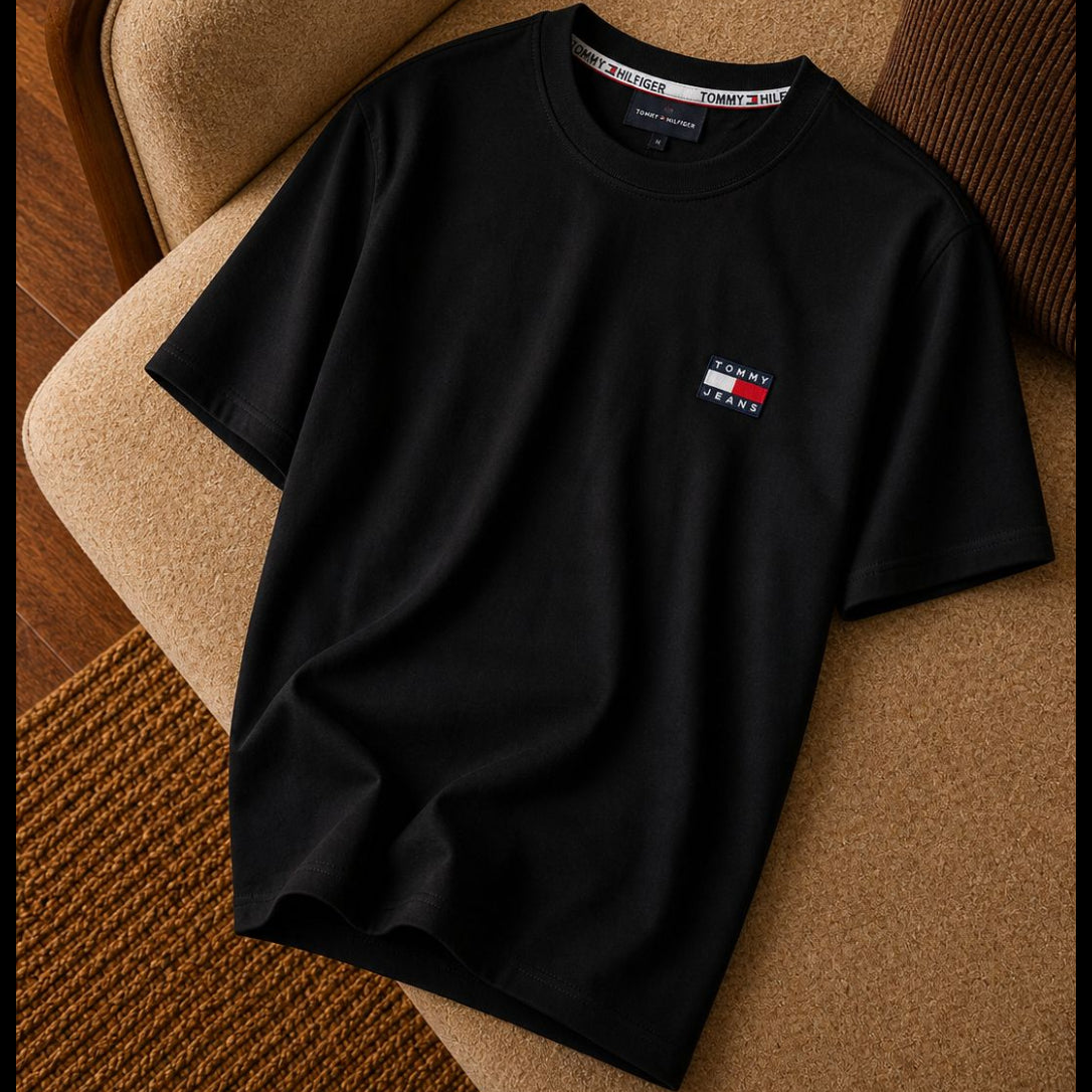 Tommy Hilfiger Minimal Logo Detaylı Siyah Tişört